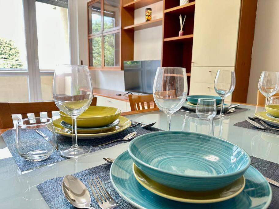 Cost An Business House And Free Park By Revenue House Apartment Como