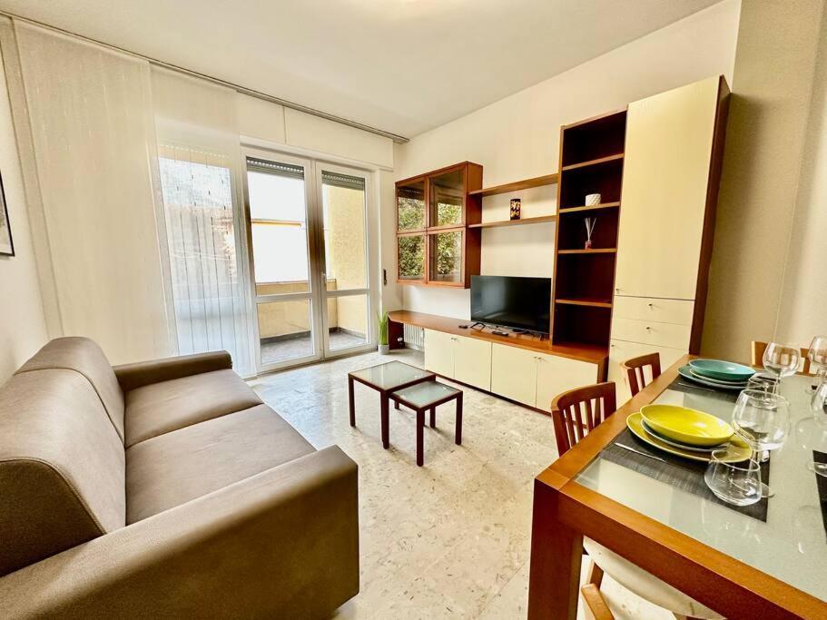 Cost An Business House And Free Park By Revenue House Apartment